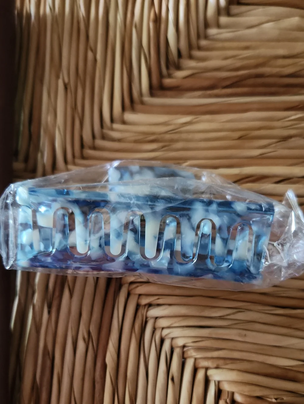 NWOT Acetate Hair Clip 4 inches